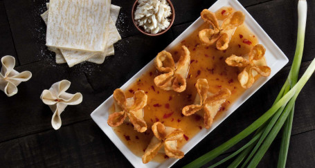 Handfolded Crab Wontons