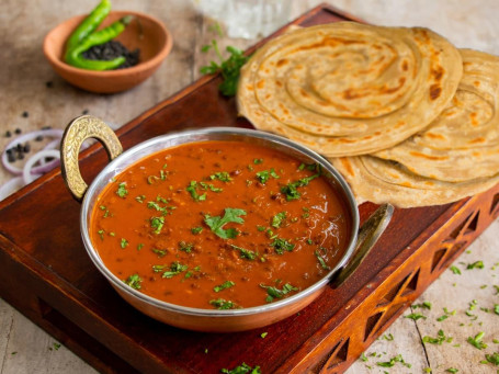 Lachha Paratha (3 Pcs) Dal Makhani