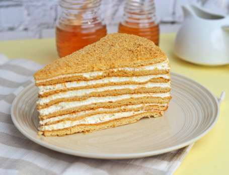 Hive Honey Cake 100 Gm