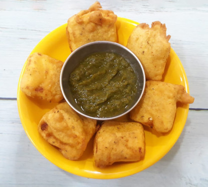 Aloo Pyaaz Pakoda(8 Pcs)