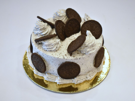 Eggless Oreo Royal Cake