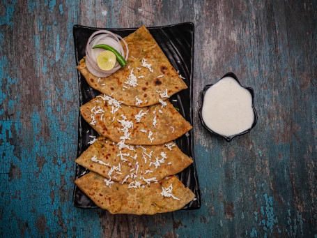 Paneer Tawa Paratha (2 Pcs)