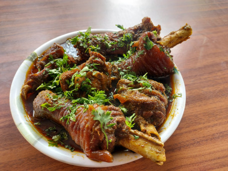 Gavrani Chicken Saoji