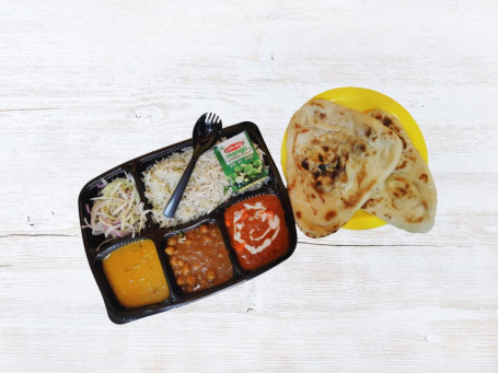 Paneer Tikka Aur Chole Wali Thali With Butter Tandoori Paratha