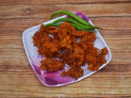 Special Kanda Bhajiya With Phudina Chatni