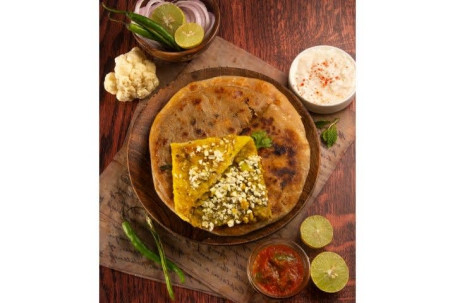 Jumbo Mast Gobi Paratha (Served With Amul Butter)