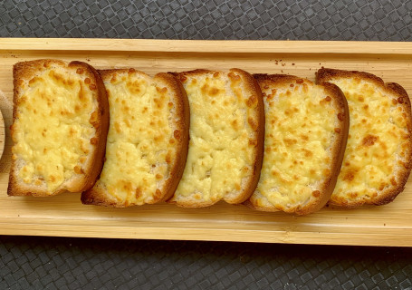 4 Pcs Cheese Garlic Bread