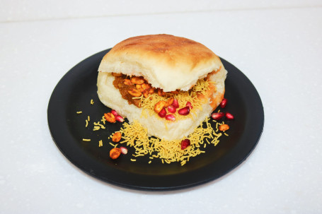 Butter Dabeli [Jumbo, 5 Pieces] With 1 Pulpy Orange [250 Ml]