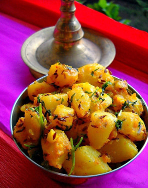 Aaloo Jeera Half With 5 Tawa Butter Roti