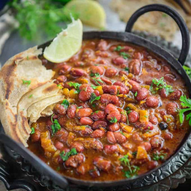 Rajma Masala Half With 5 Tawa Butter Roti