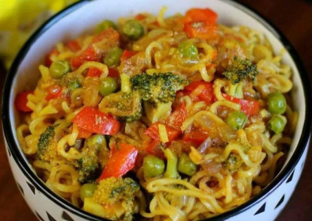 Veggie Cheese Matki Maggie