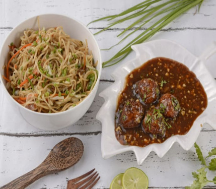 Noodles With Hot Garlic Chicken