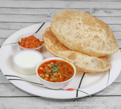 Chole Bhature (Per Plate)