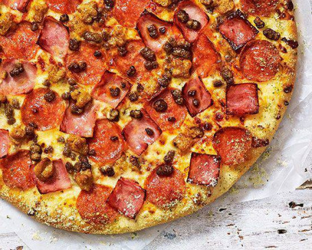 Pizza Mediu Pentru Festin De Carne