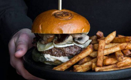 Burger Au Brie Et Aux Champignons Ciuperci Și Brie Burger