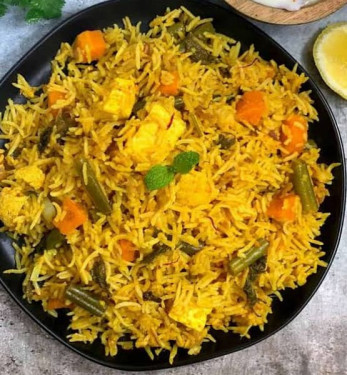 Veg Biryani With Gravy Or Raita