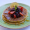 Pancakes Con Sirope, Frutos Rojos Y Yogur Griego