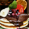 Racion Pancakes Con Nutella, Frutos Rojos Y Pl Aacute;Tano