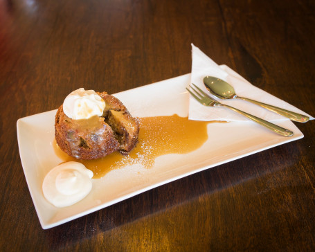 Sticky Date And Pear Pudding