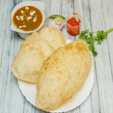 Chole Bhatoora 2Pcs)