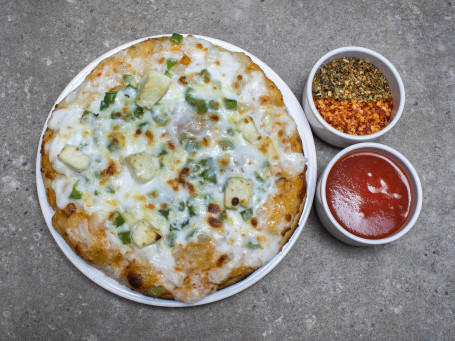 6 Special Paneer Makhani Pizza