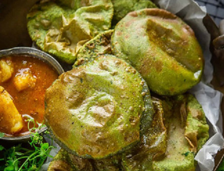 Palak Poori (4 Pcs) Aloo Bhaji