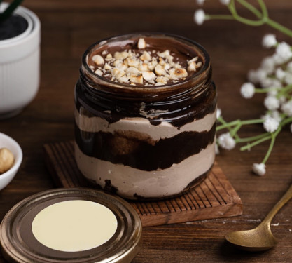 Eggless Chocolate Hazzlenut Jar Cake