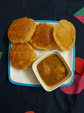 Aloo Tamater Sabji With 5 Puri