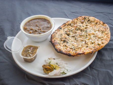 Onion (Pyaz) Kulcha With Chana (1 Pc)