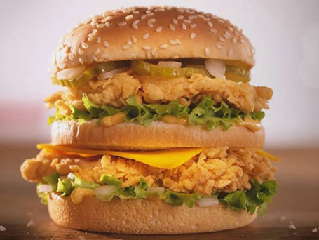 Jumbo Crispy Chicken Burger (1 Pcs)