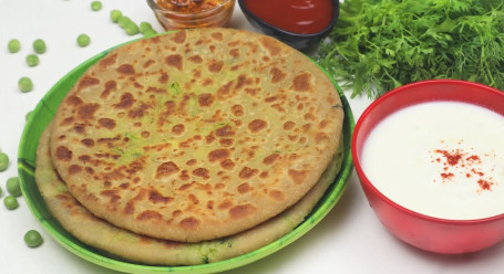 Pyaaz Paratha With Dahi And Pickle 2 Pcs