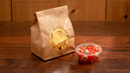 Tortilla Chips Pico De Gallo Salsa