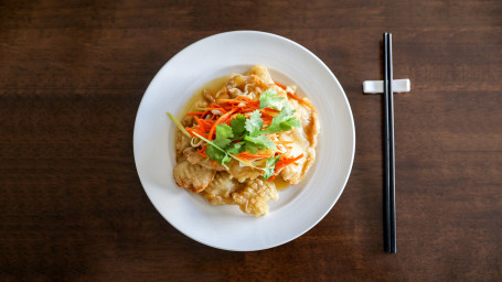 Crispy Fried Diced Chicken With Chilli And Pepper