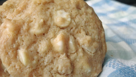 Jumbo Macadamia- Nut Cookie