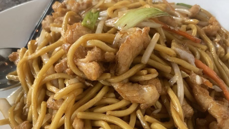 N2. Lo Mein Noodles