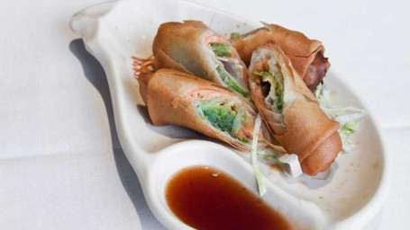 Salmon Avocado Egg Rolls Sān Wén Yú Chūn Juǎn