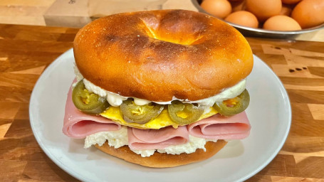 Toasted Bagel With Cream Cheese, Egg, Ham Jalapeño