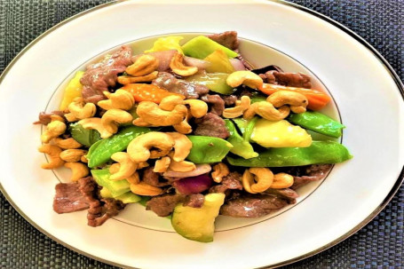 Sliced Beef With Cashews