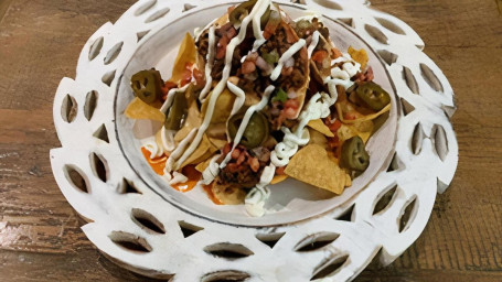 Nachos (Meat+Jalapenos+Pico+Sour Cream)