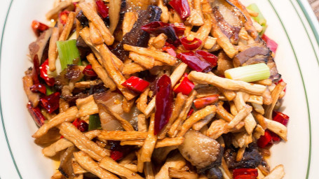 Luó Bo Gàn Chǎo Là Ròu Stir Fried Smoked Pork With Dried Radish