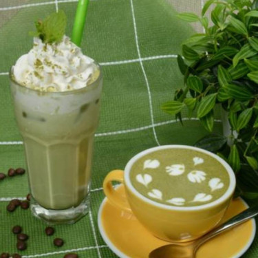 Green Tea Latte Lǜ Chá Niú Nǎi