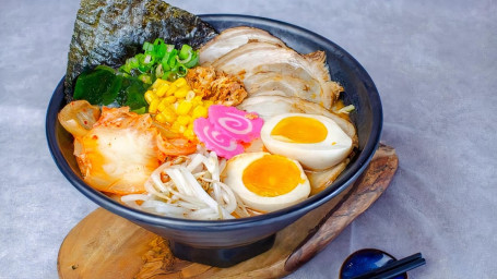 T5. Spicy Tonkotsu Kimchi Ramen T5. Là Tún Gǔ Lā Miàn Pào Cài Lā Miàn