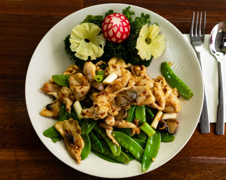 Braised Fillet Chicken Vegetables In Ox Sauce