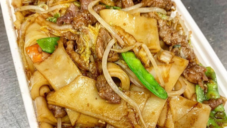 74. Beef Chow Mein Niú Chǎo Miàn