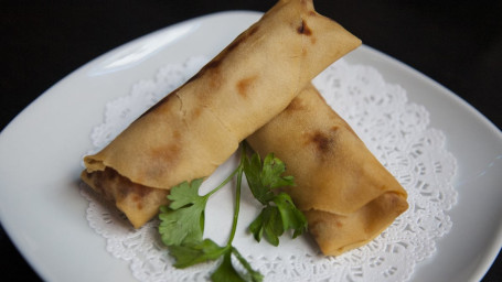 4. Spring Rolls (2 Pieces)