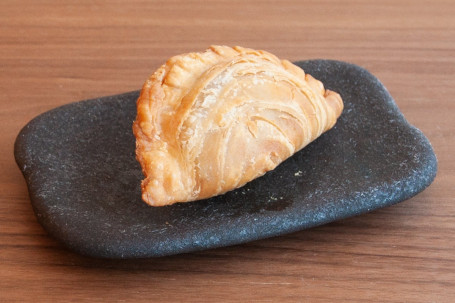 Curry Puff (1 Piece)