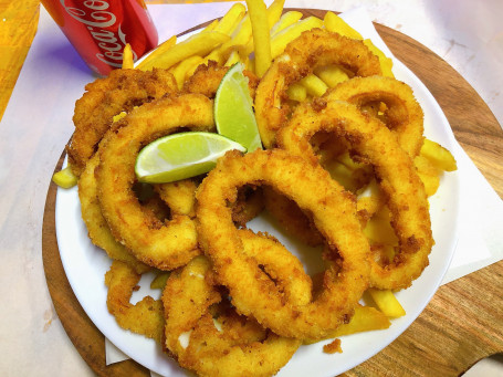 6 Calamari Rings With Chips And 1 Can Of Soft Drink