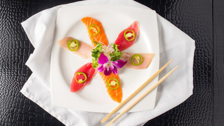 B8. Sashimi Jalapeno