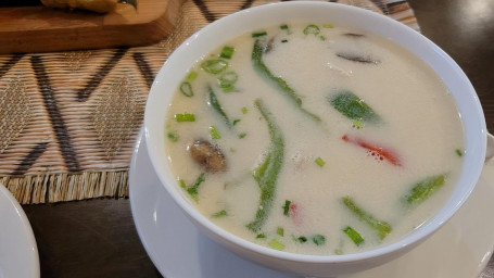 22. Tom Kha