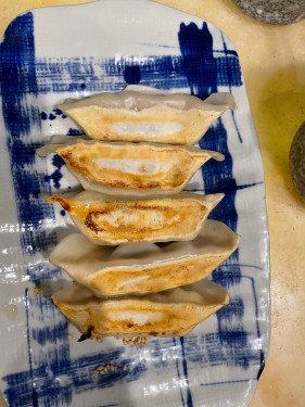 Pan Fried Chicken Gyoza (5Pcs)